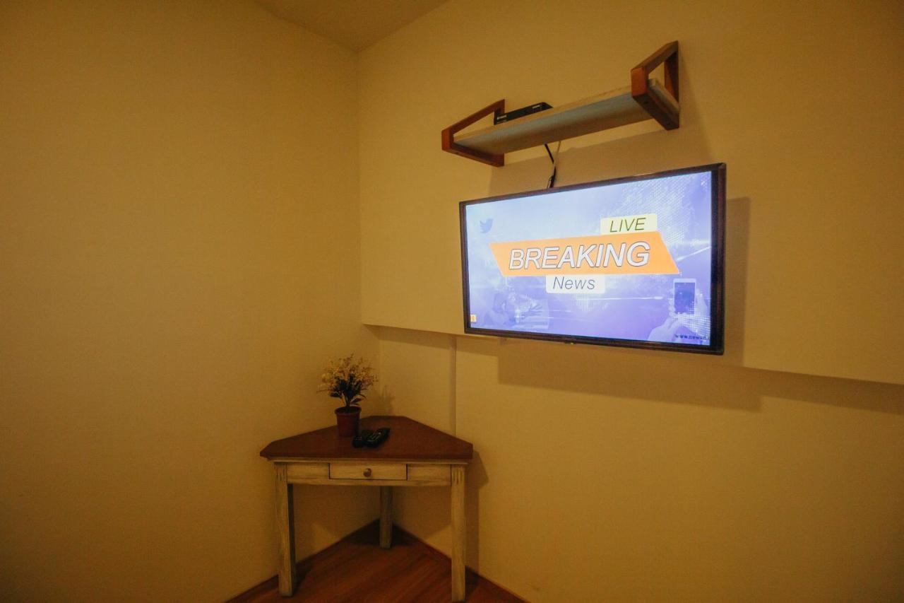 Urbanest Inn House Slipi Giacarta Esterno foto